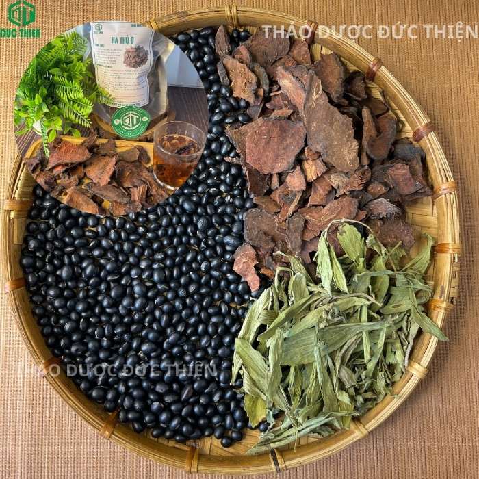 Quy trình chế biến hà thủ ô đỏ nấu với đậu đen xanh lòng để tăng dược tính bổ thận và làm đen tóc
