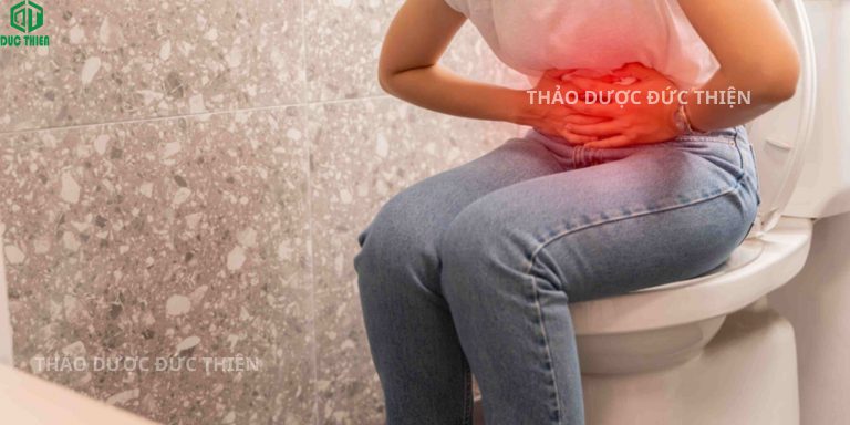 Hình ảnh minh họa tình trạng đau bụng, táo bón lâu ngày cần sử dụng phan tả diệp để nhuận tràng