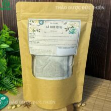 Sản phẩm trà lá nam giảm cân Đức Thiện chính hãng với đầy đủ thông tin thành phần và hướng dẫn sử dụng in trên bao bì.