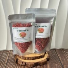 Sản phẩm câu kỷ tử (kỷ tử đỏ) đóng gói bao bì chỉn chu kèm hướng dẫn.