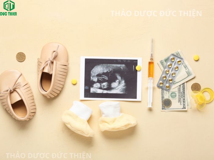 Tác dụng của lá mâm xôi đối với phụ nữ sau sinh giúp co hồi tử cung nhanh chóng và lợi sữa