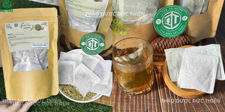Ly nước trà rau mương túi lọc sau khi pha có màu nâu đỏ đặc trưng, vị đắng nhẹ dễ uống