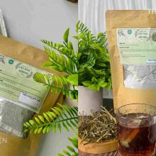 Quy cách đóng gói trà rau mương túi lọc Đức Thiện với túi zip bạc và bao bì giấy thân thiện môi trường