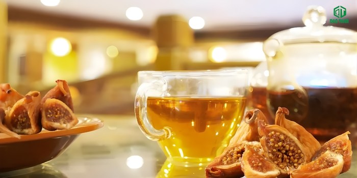 Nước sắc quả sung khô có màu nâu đỏ vị ngọt dịu giúp trị bệnh Gout và đau nhức xương khớp