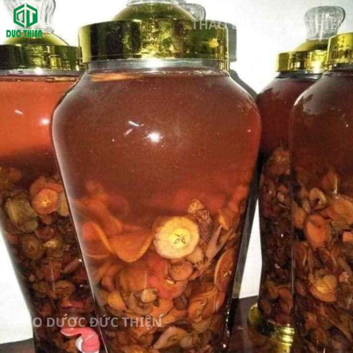 cách ngâm rượu táo mèo khô không bị chua